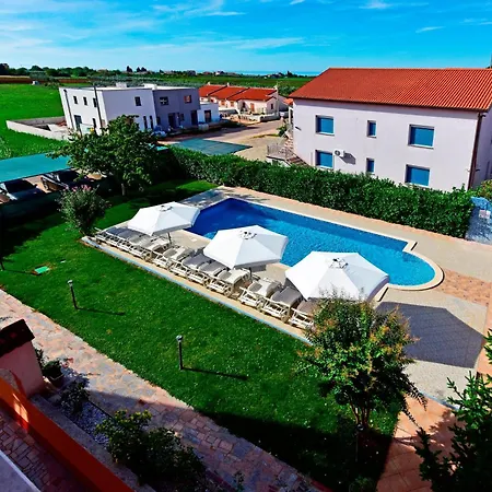 Gostinjska kuća Double Novigrad 6951a 3*