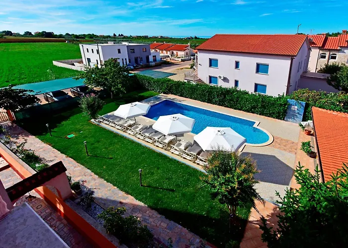 Gostinjska kuća Double Novigrad 6951a 3*