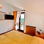 Πανσιόν Double Novigrad 6951a 3*